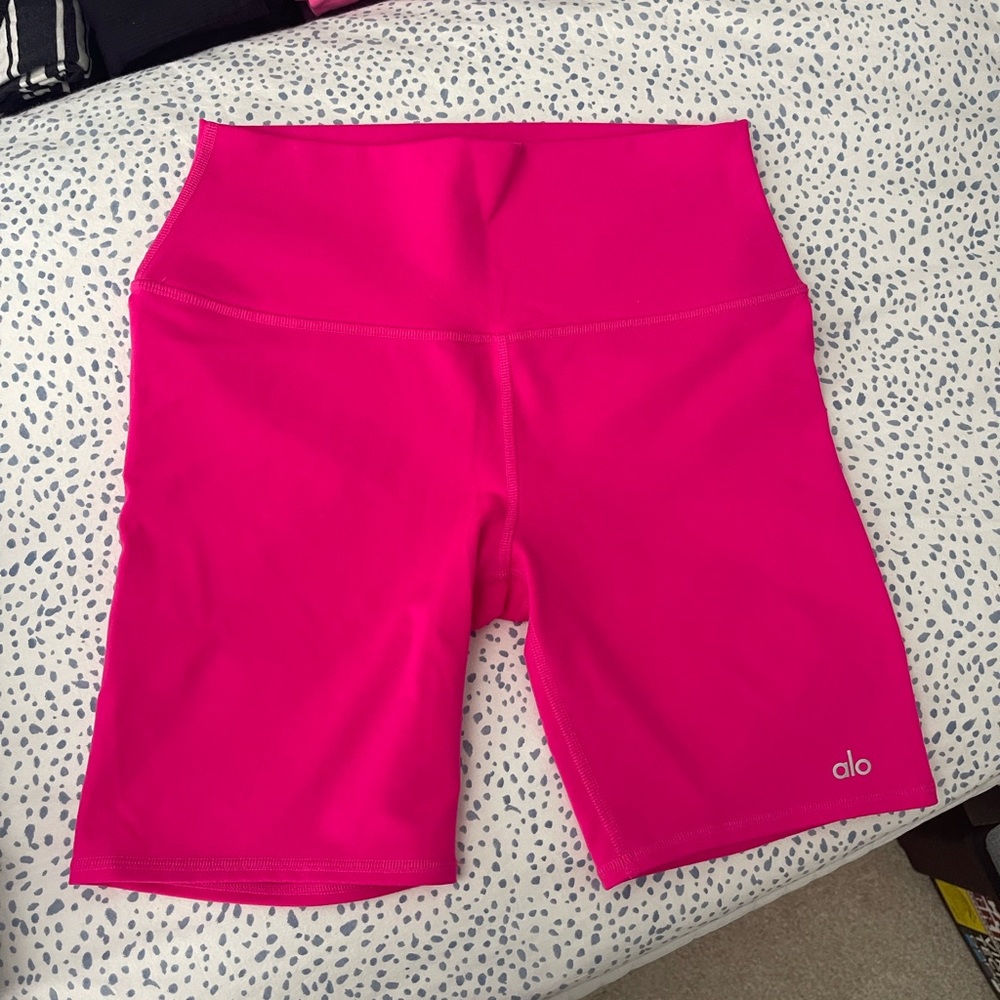 alo 7" High-Waist Biker Short